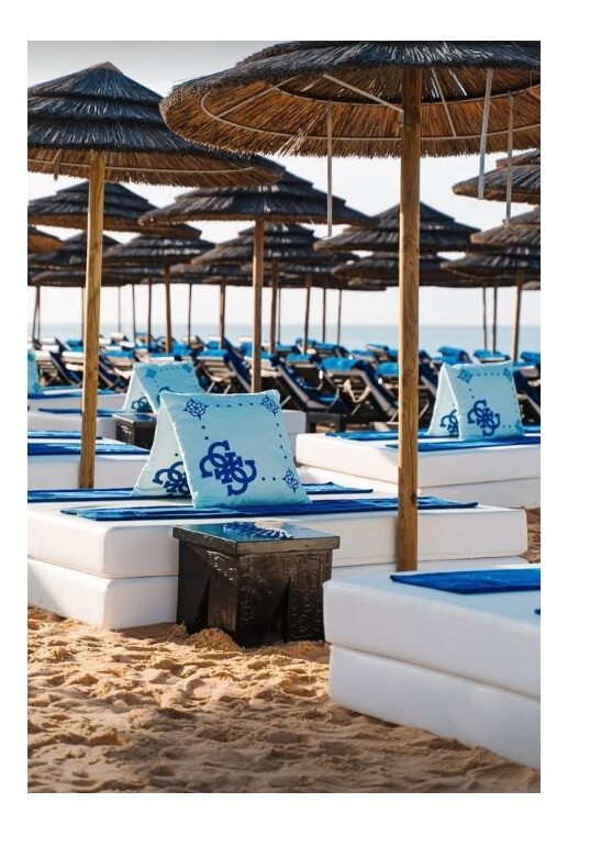 The Guess Beachfront Experience arrives at Purobeach Vilamoura.