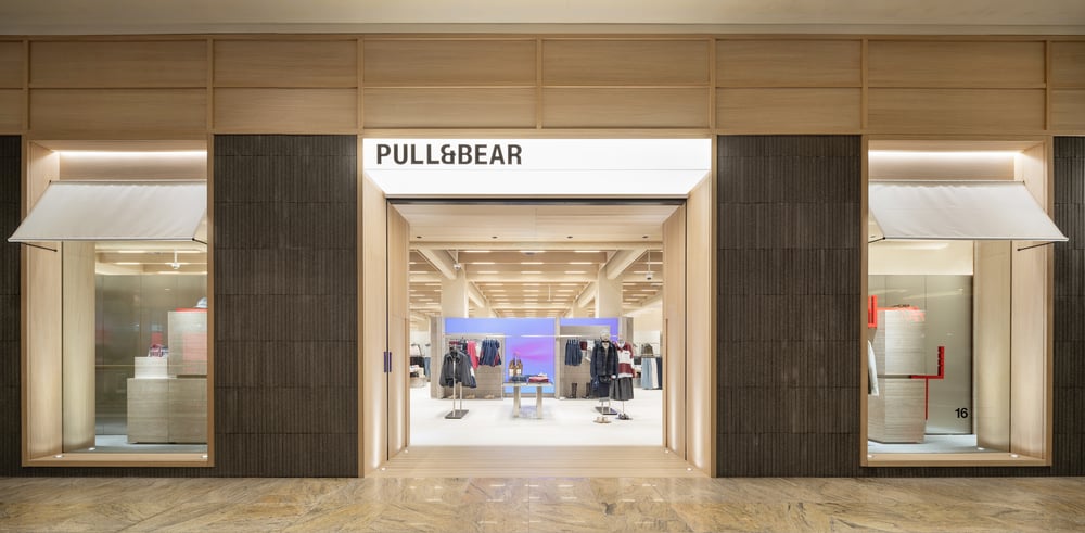 The façade of Pull&Bear's new store in Manchester