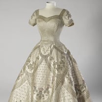 Queen Elizabeth fashion exhibition to open in London next year