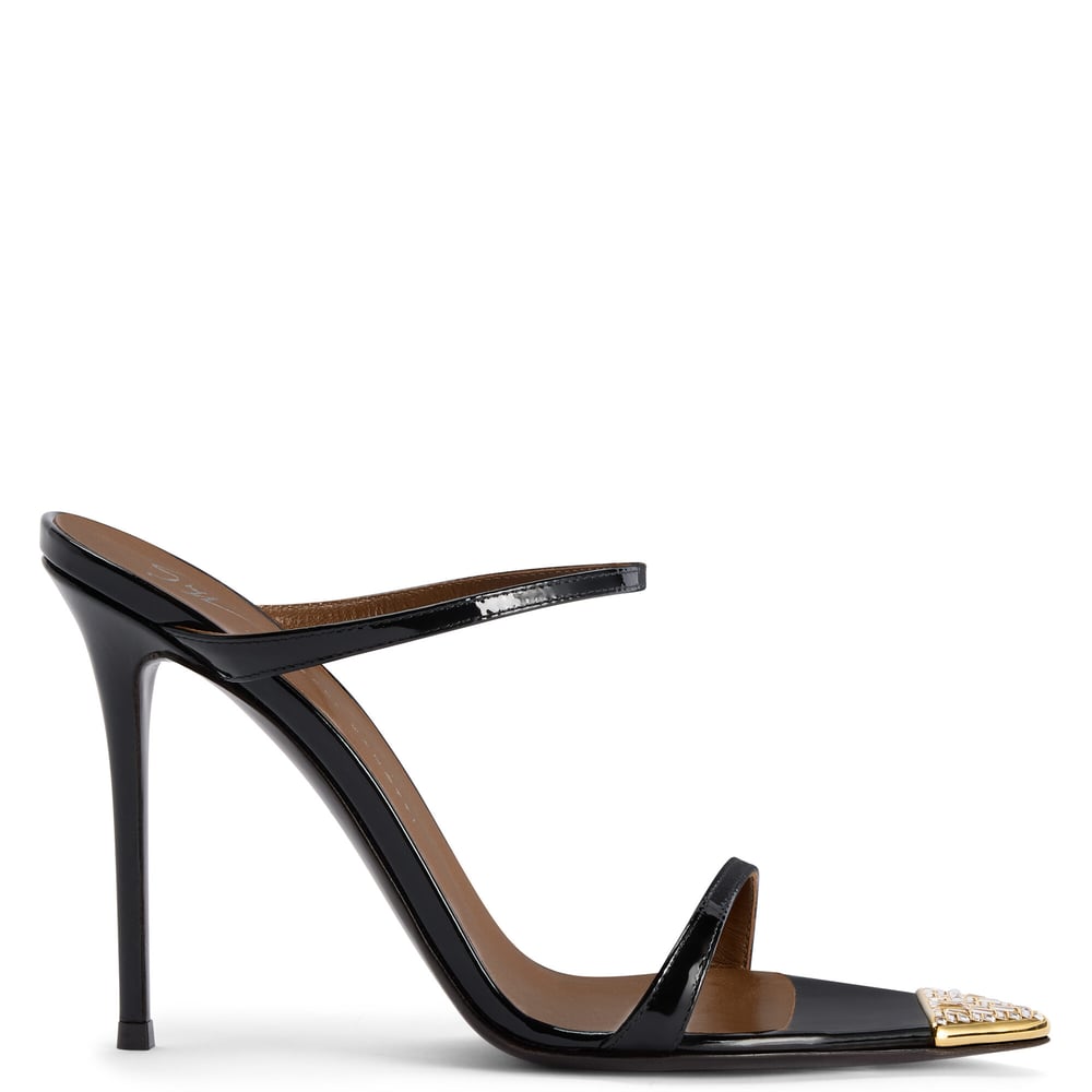 Guiseppe Zanotti fall/winter 2025 collection